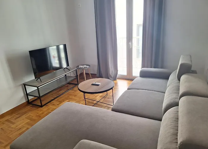 Plaka Luxury